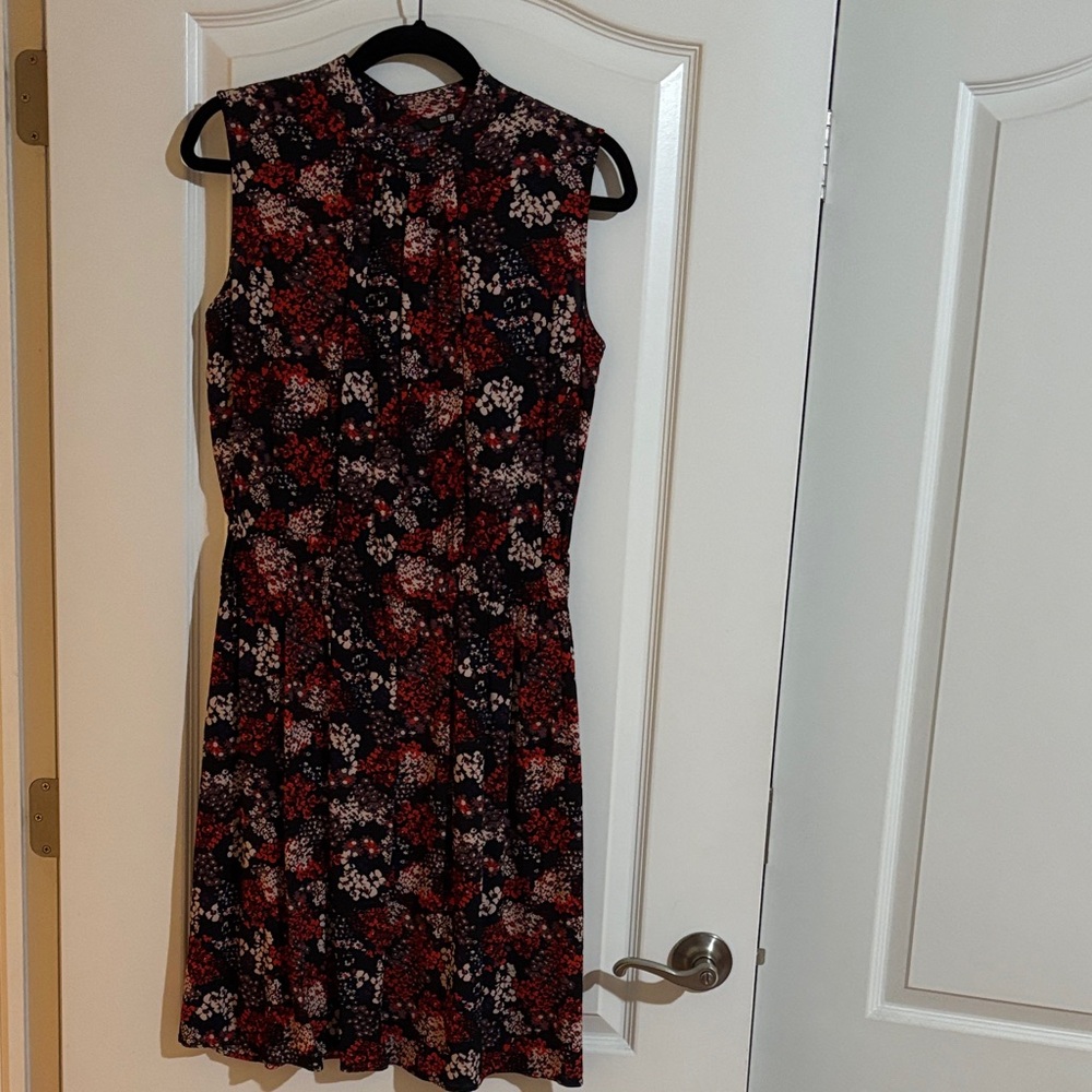 Uniqlo Black and Red Floral Midi Dress